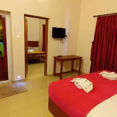 Horn Bill Cottage Thekkady Exterior photo